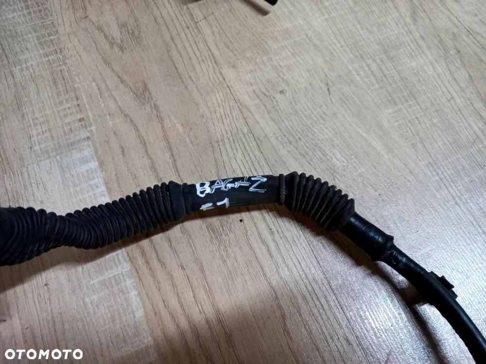 Toyota FJ Cruiser wiązka klapy bagażnika INSTALACJA - 4