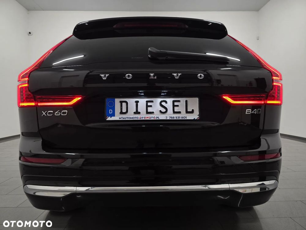 Volvo XC 60 B4 D AWD Ultimate Bright - 37