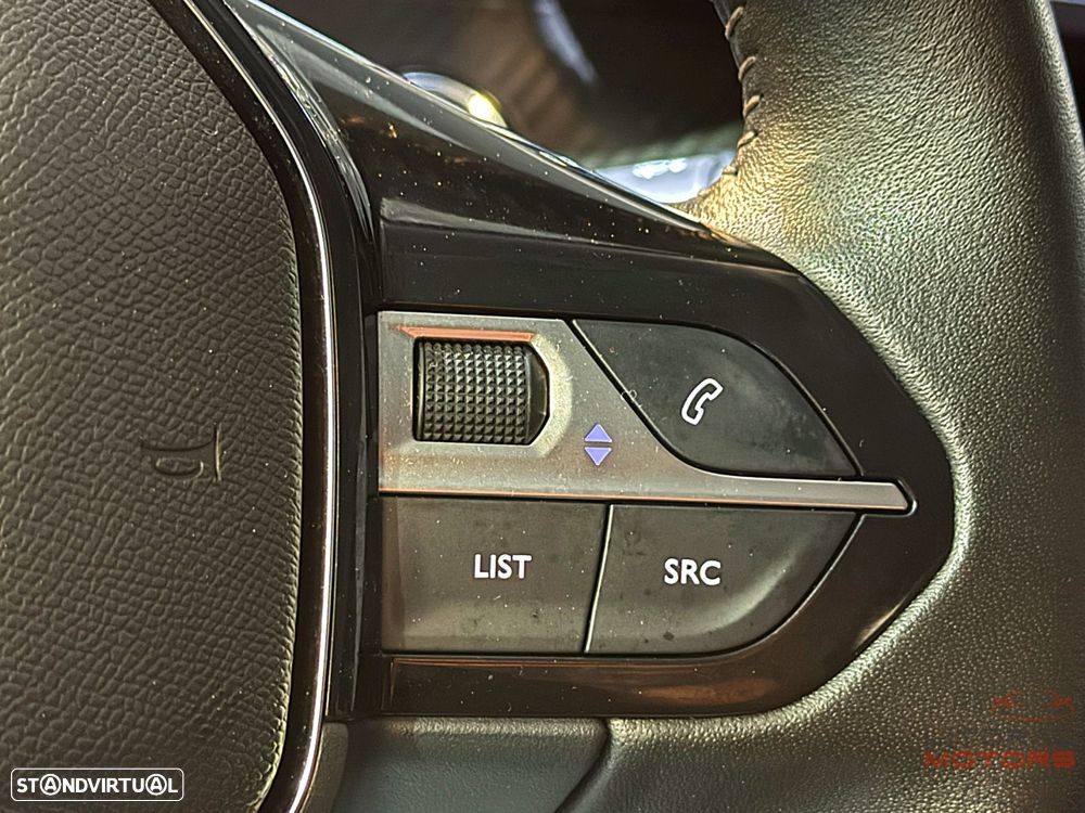 Peugeot 2008 PureTech 130 Allure Pack - 24