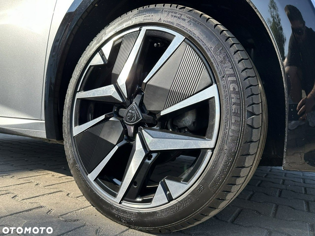 Peugeot 208 1.2 mHEV GT - 14