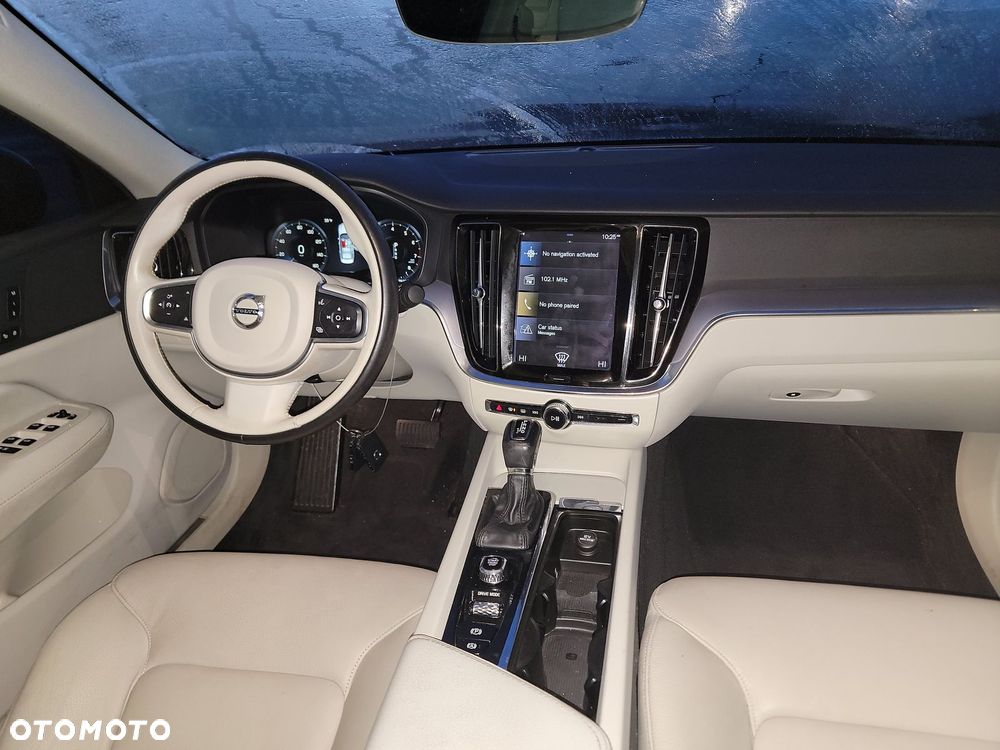 Volvo S60 T5 AWD Momentum Pro - 11