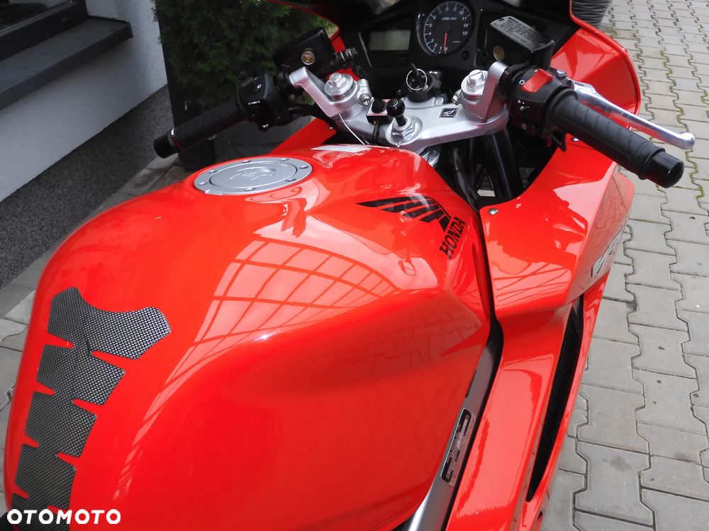 Honda VFR - 10