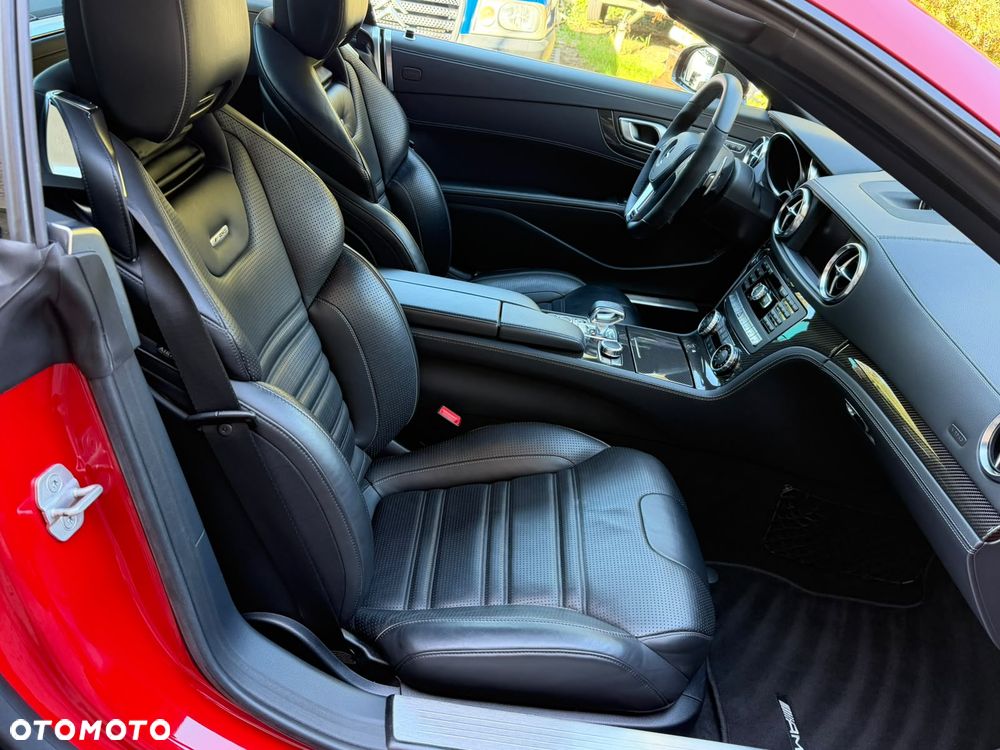 Mercedes-Benz SL 63 AMG AMG Speedshift MCT 7-Gang Sportgetriebe AMG Performance Package - 22