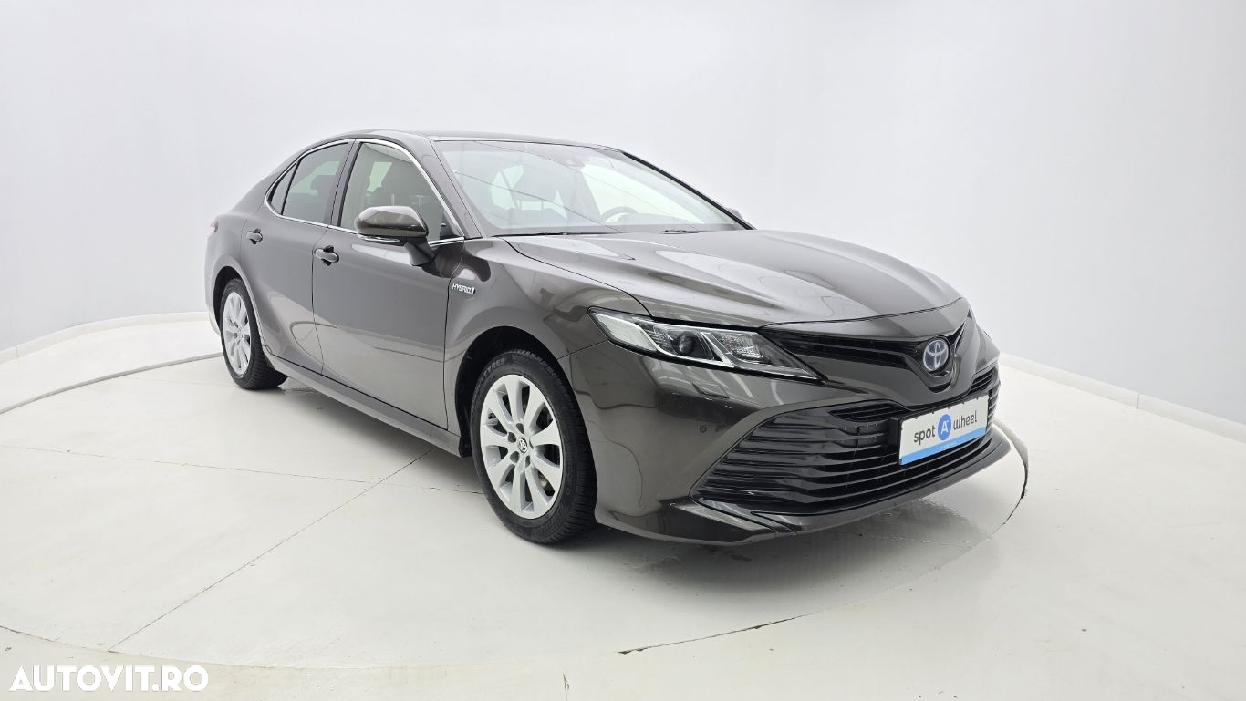 Toyota Camry - 5