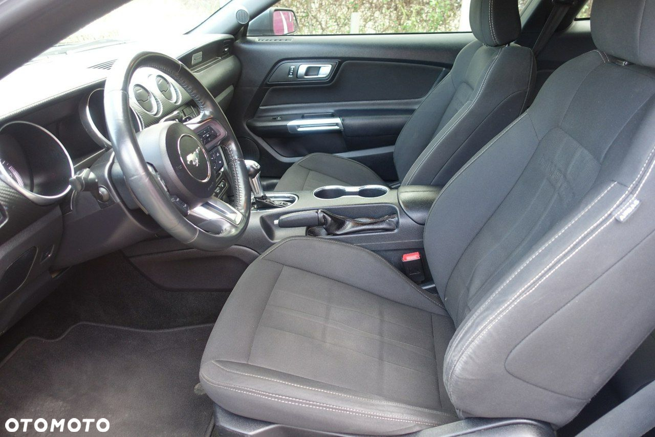 Ford Mustang - 8