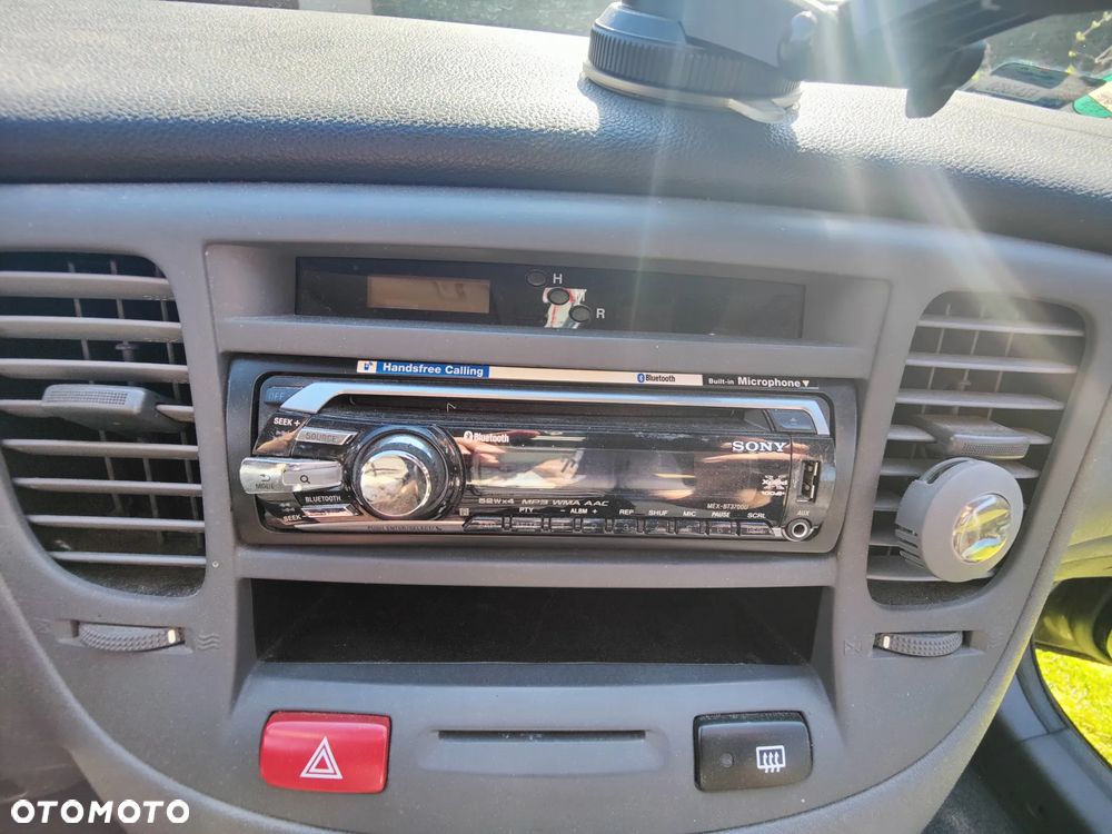 Kia Rio - 12