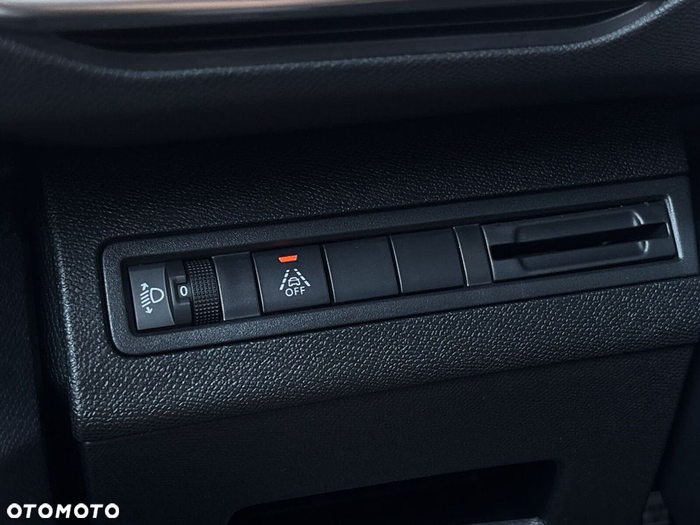 Peugeot 3008 1.5 BlueHDi Allure Pack S&S EAT8 - 21