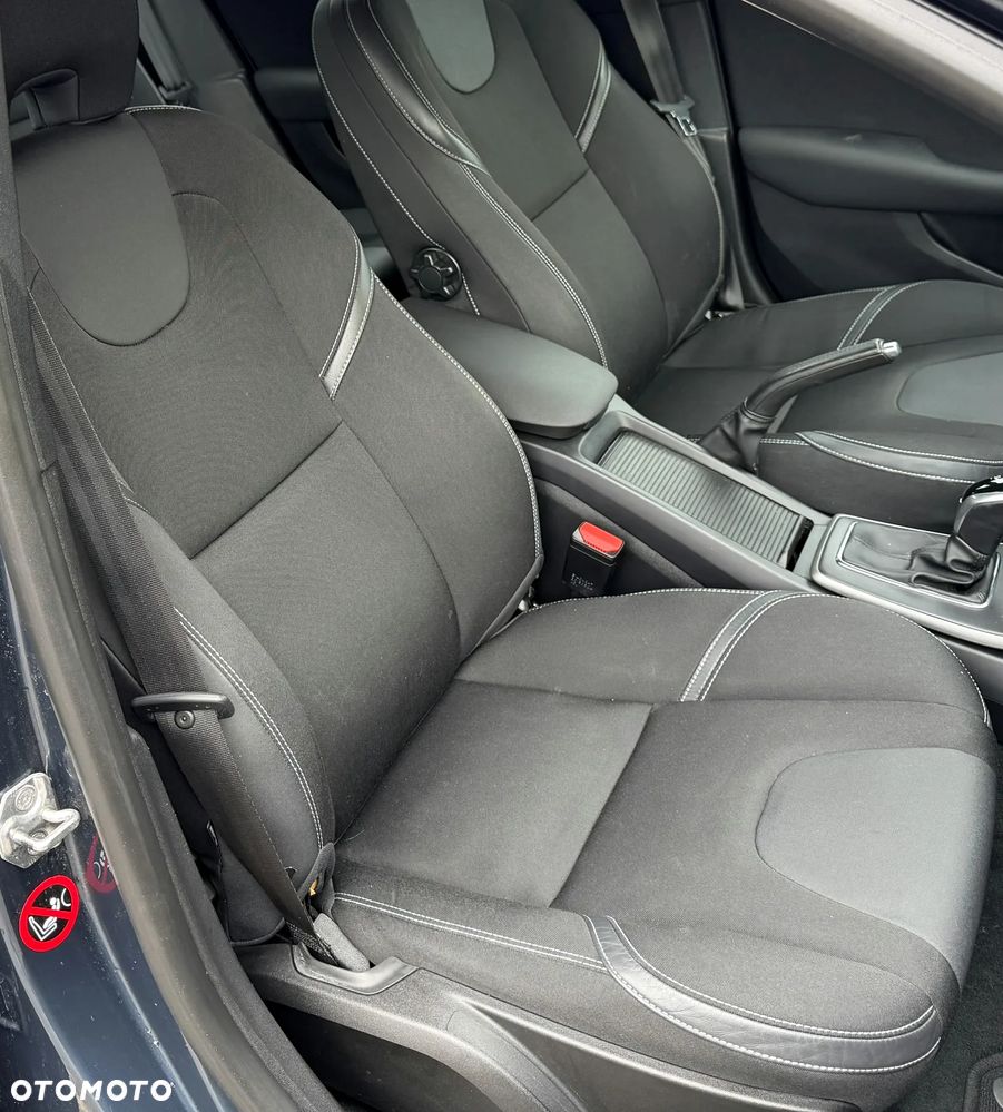 Volvo V40 D2 Geartronic Linje Svart - 15
