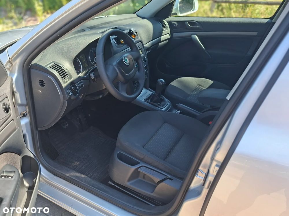 Skoda Octavia 1.6 Ambition - 17