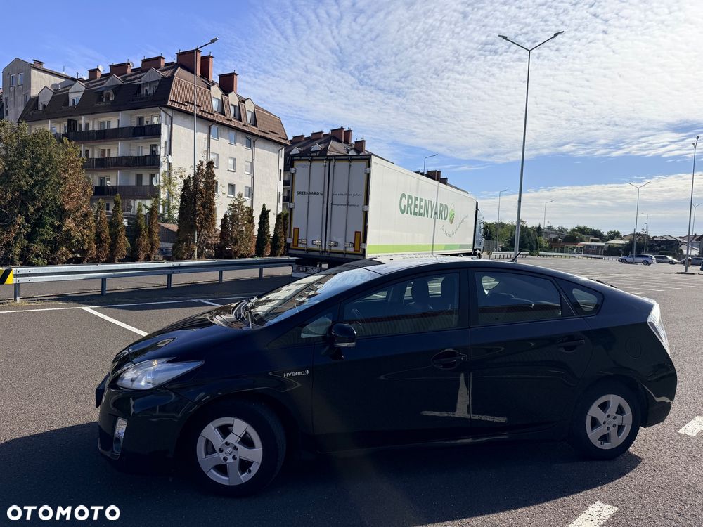 Toyota Prius - 4