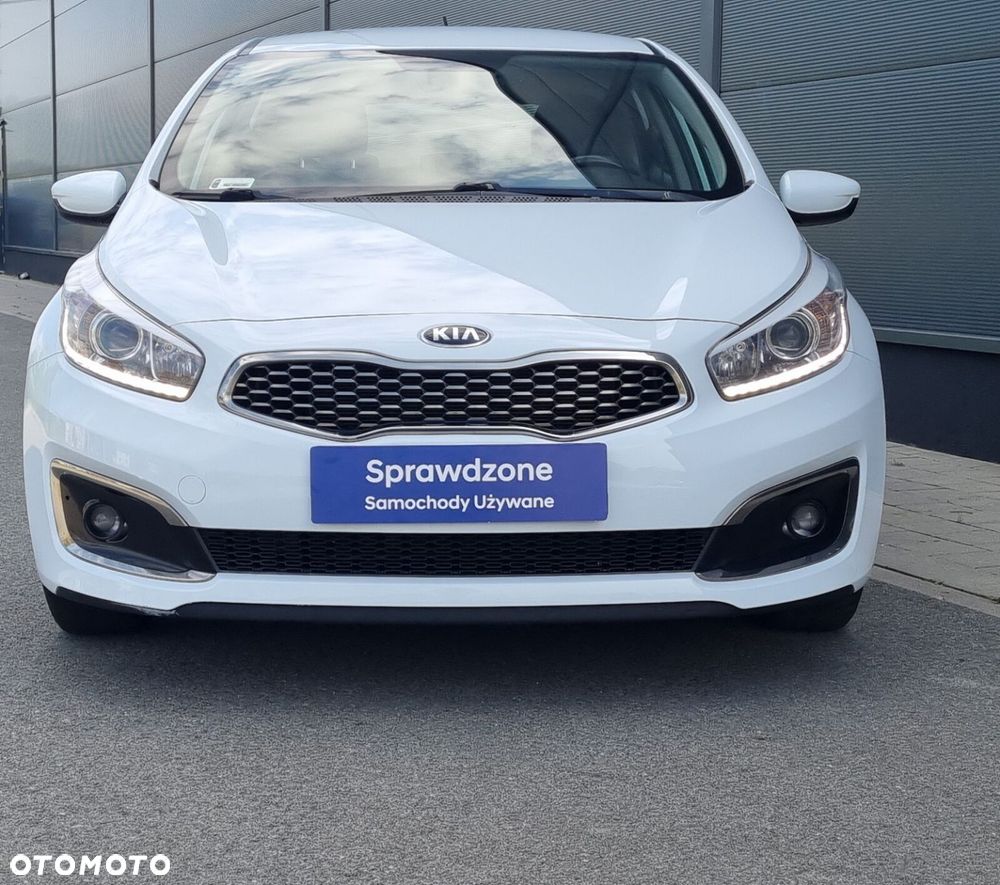 Kia Ceed - 9