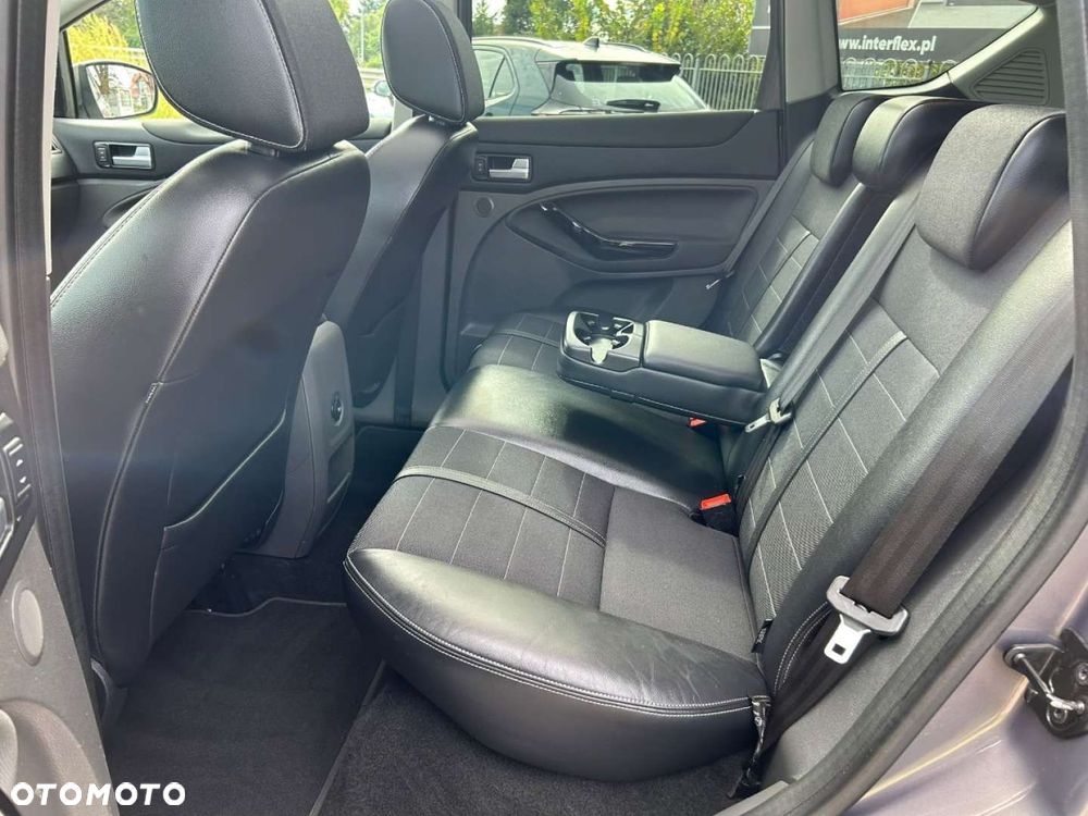 Ford Kuga - 33