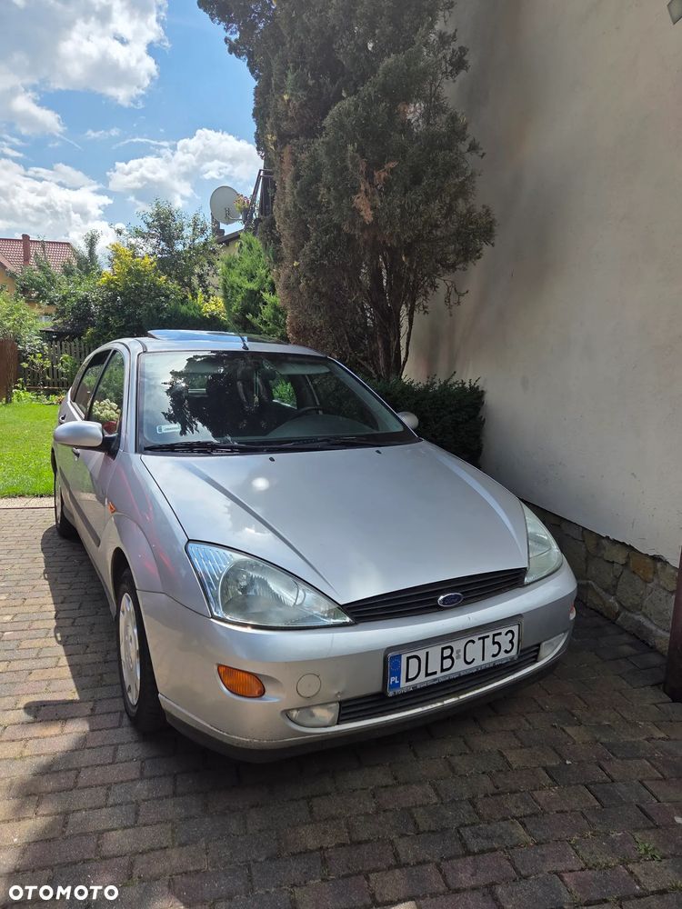 Ford Focus 1.4 Ambiente - 1