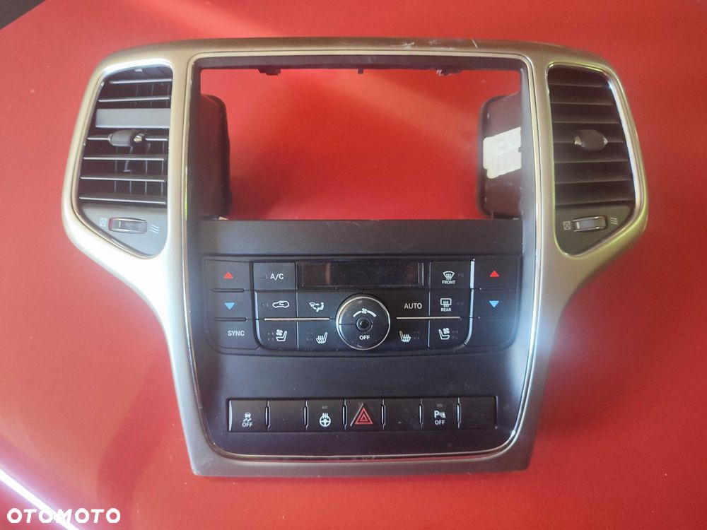 Jeep Grand Cherokee centralny panel deski rozdzielczej 2011-13