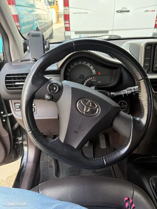 Toyota iQ 1.4 D-4D 2 EP+NAVI+Bluetooth - 7