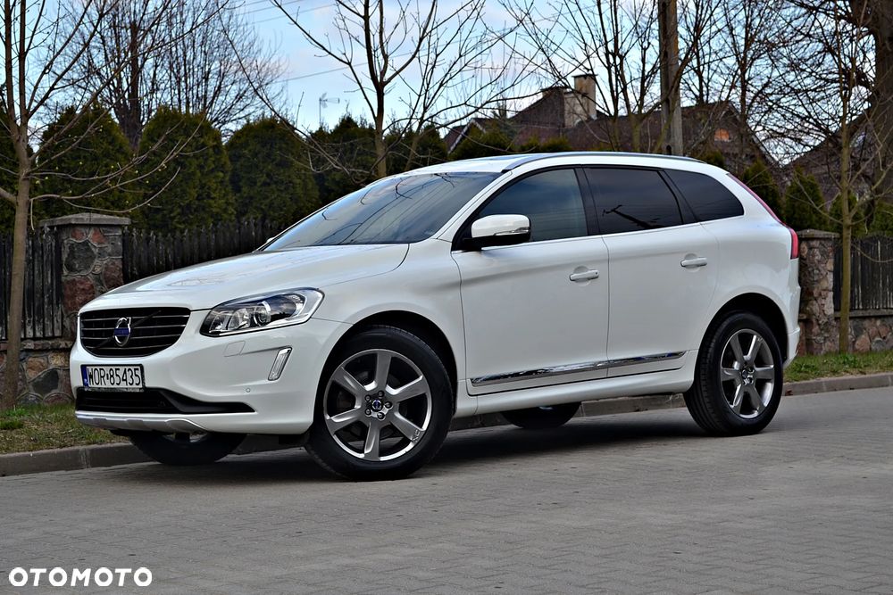 Volvo XC 60 D5 AWD Geartronic Summum - 4