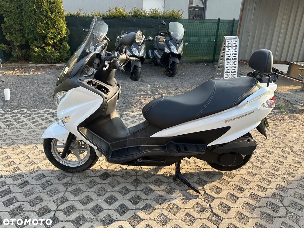 Suzuki Burgman - 4