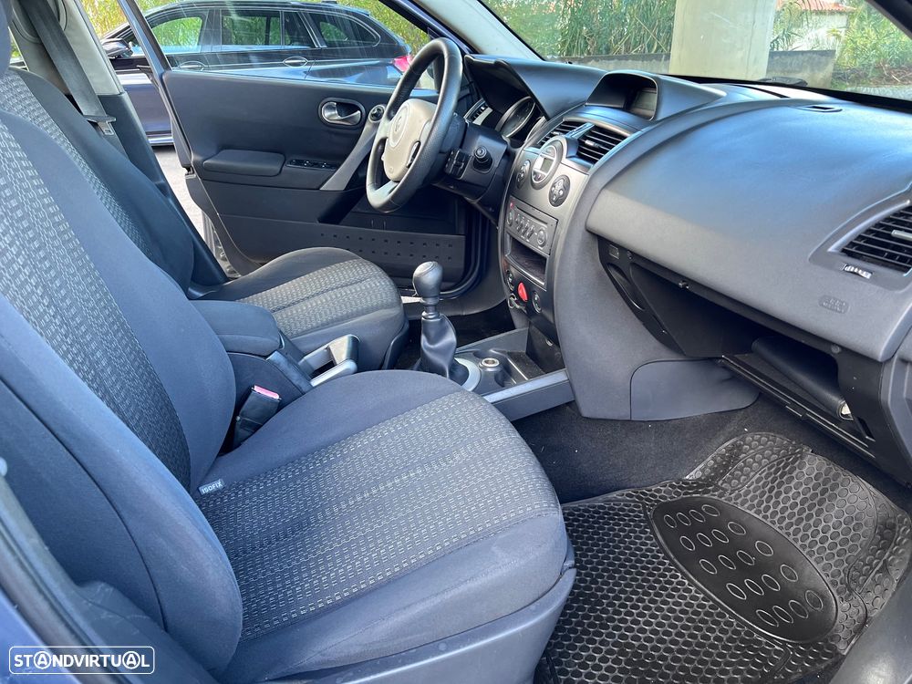 Renault Mégane 1.5 dCi Dynamique - 8