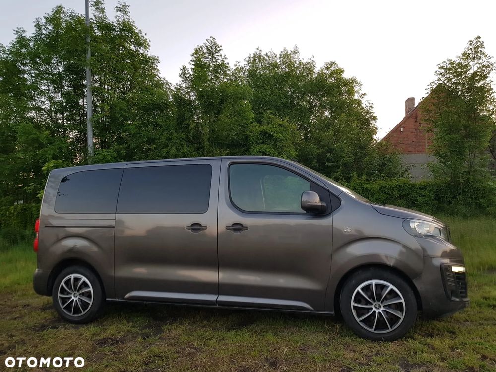 Peugeot Traveller - 12