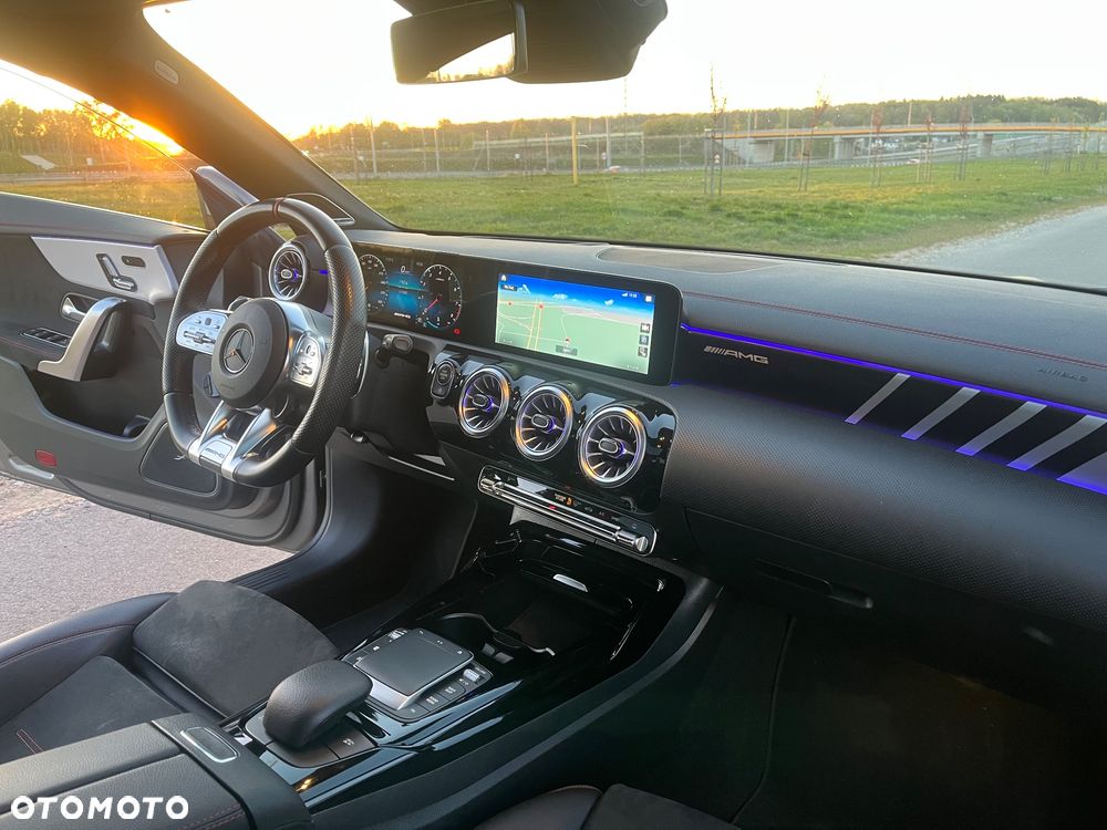 Mercedes-Benz CLA AMG 45 4-Matic 8G-DCT - 12