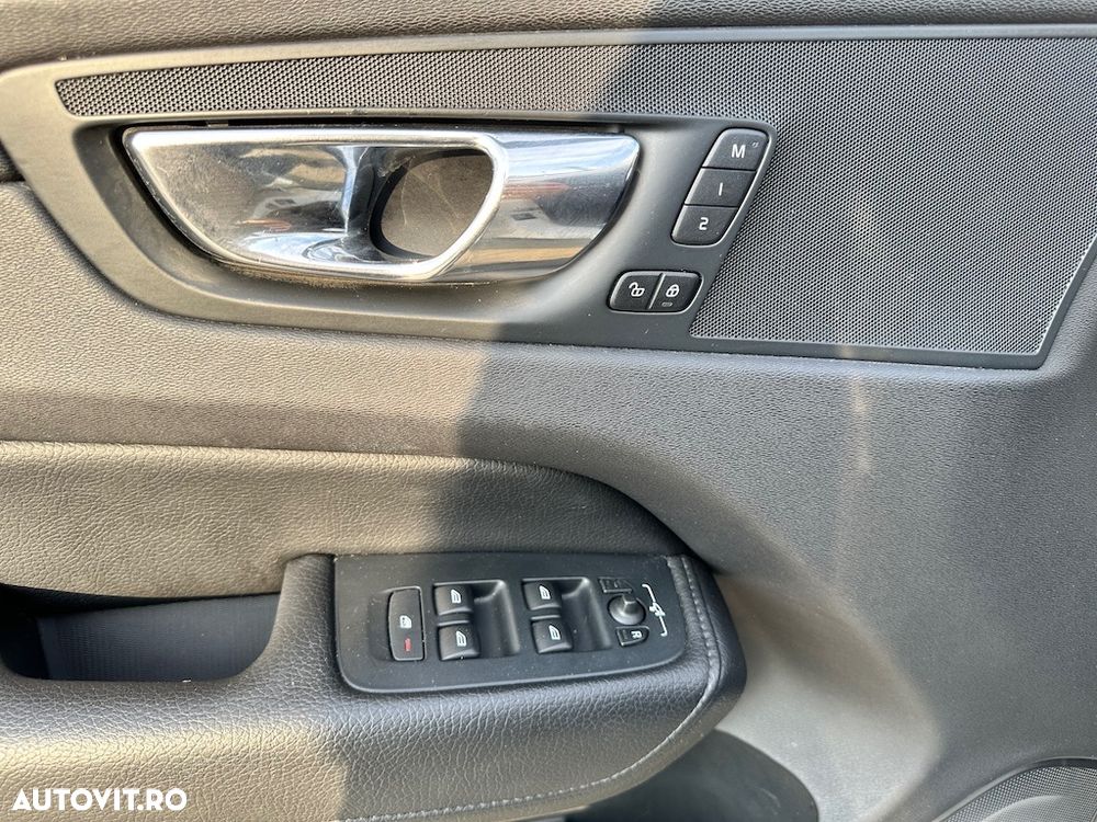 Volvo XC 60 D5 AWD Inscription - 11