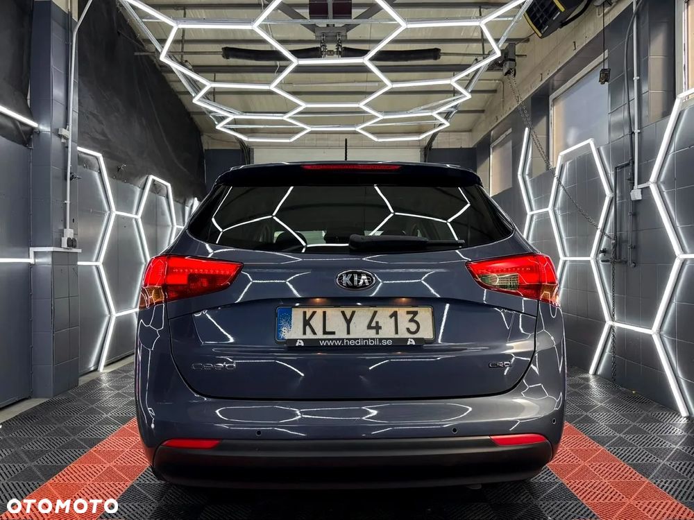 Kia Ceed 1.6 CRDi 128 Platinum Edition - 8