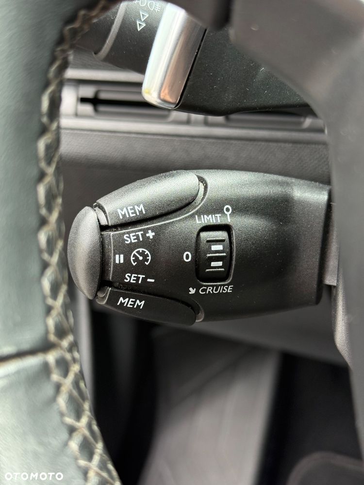 Peugeot 3008 THP 165 EAT6 Stop & Start Allure - 27