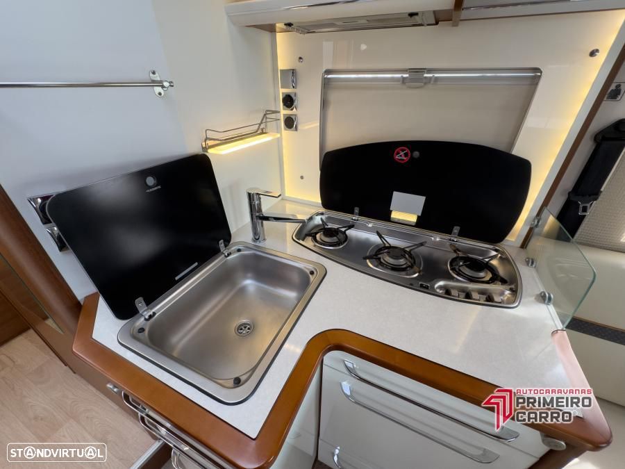 Rapido Serie 6F 696 FF Premium c.central e basculante - 44