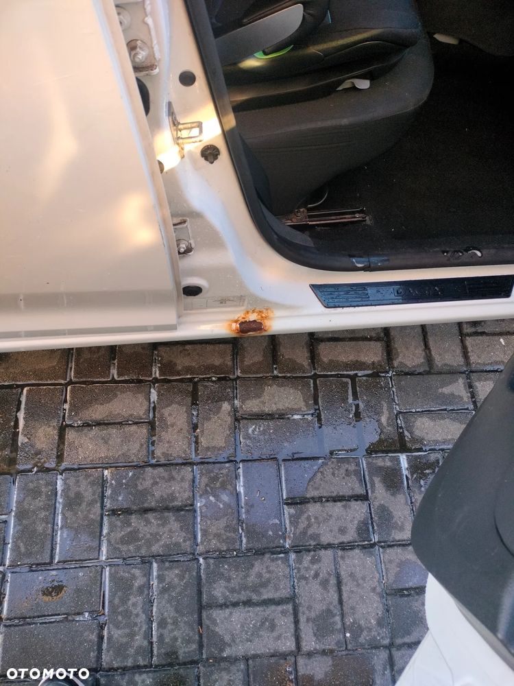 Dacia Sandero 1.2 16V Ambiance EU6 - 25