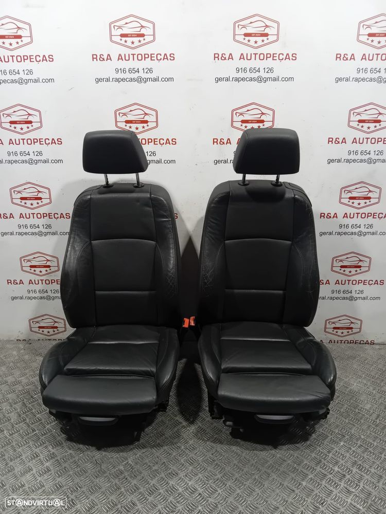 Conjunto de Bancos BMW Série 1 E82 Coupé Pack M em Pele Original - 16