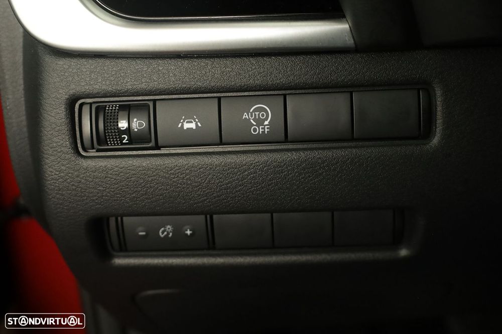 Nissan Qashqai 1.3 DIG-T N-Connecta LED Xtronic - 19