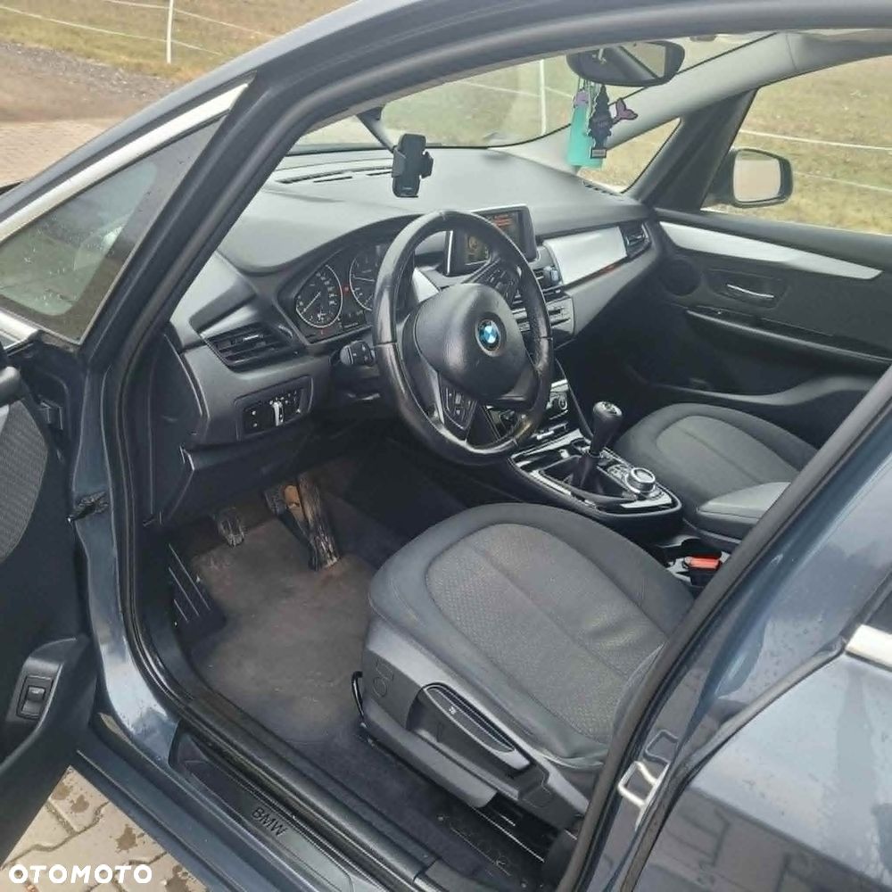 BMW Seria 2 218d - 18