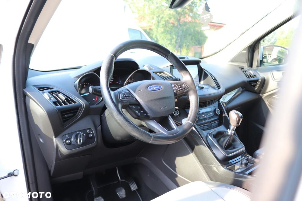 Ford Kuga 2.0 TDCi 2x4 Business Edition - 32
