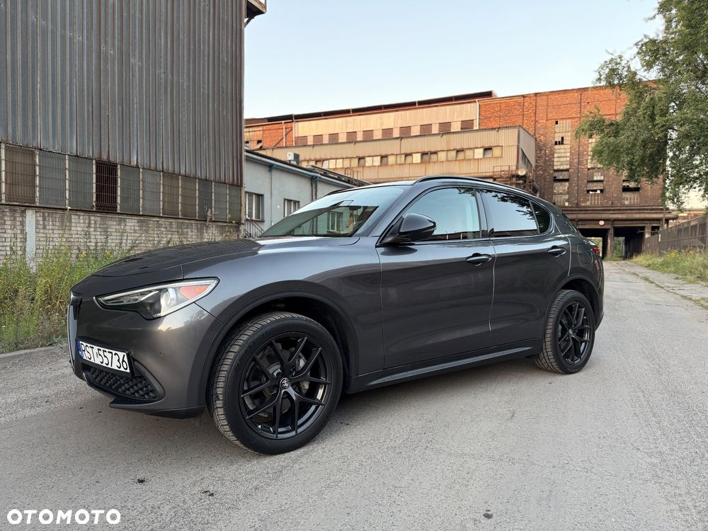 Alfa Romeo Stelvio - 2