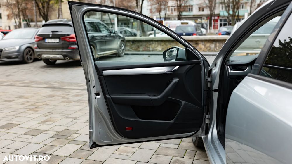 Skoda Octavia Combi Diesel 1.6 TDI DSG Style - 23