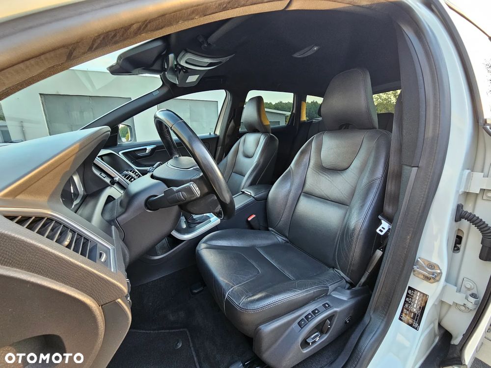Volvo XC 60 D4 Geartronic Summum - 22