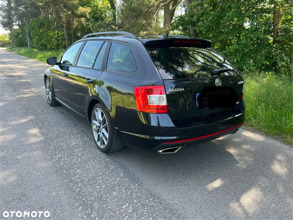 Skoda Octavia 2.0 TDI DSG RS - 3