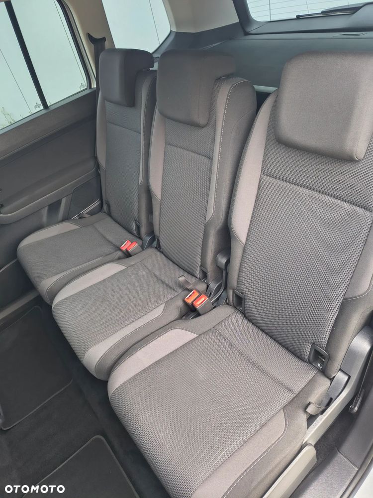Volkswagen Touran - 17