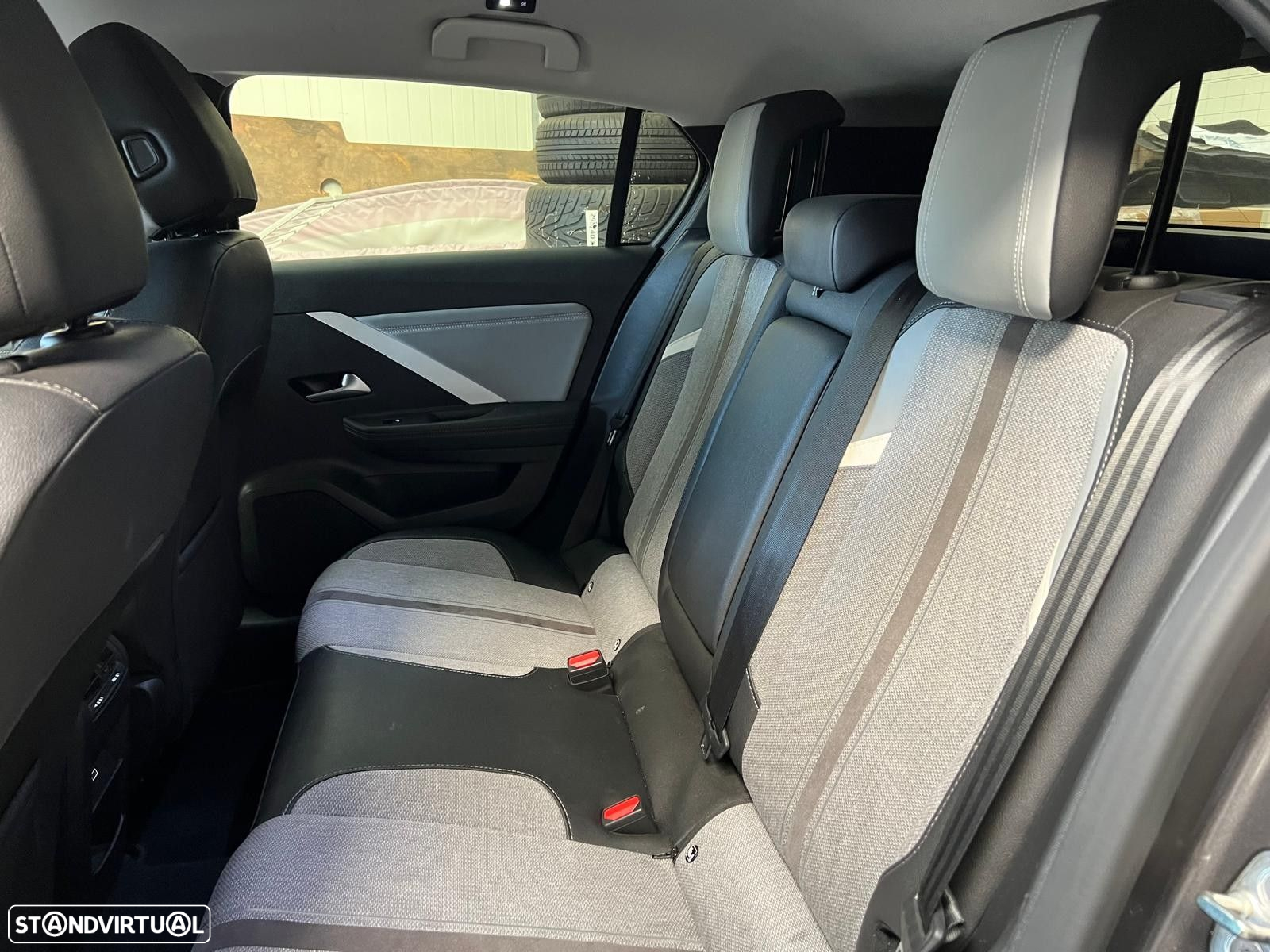Opel Astra 1.5 D Elegance Aut. - 13