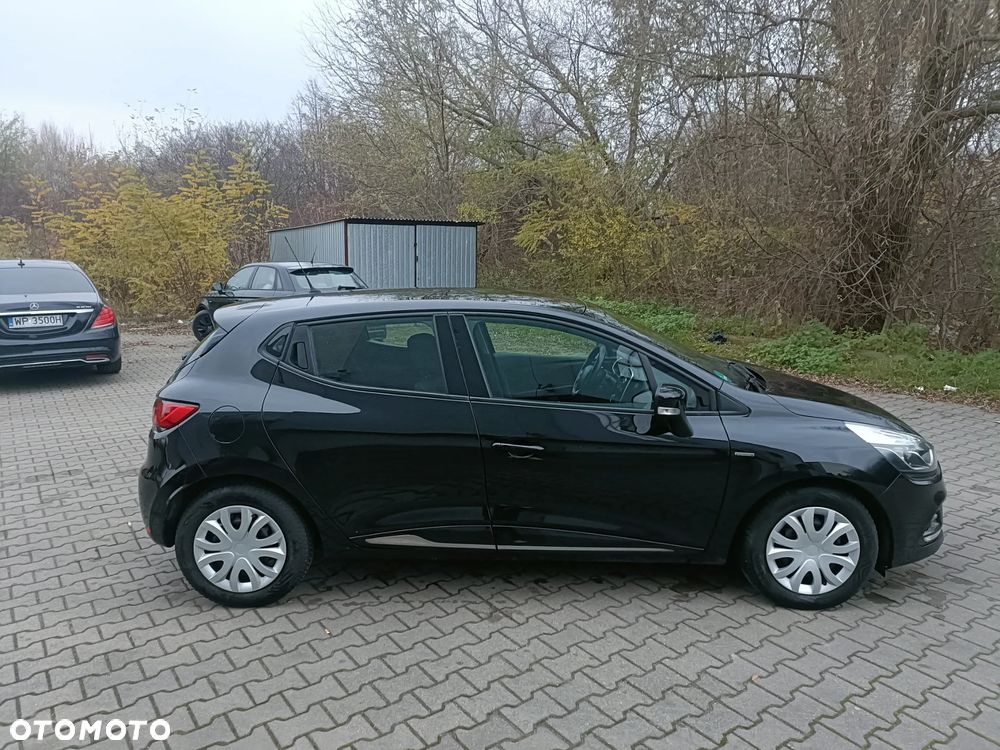 Renault Clio 1.2 16V Limited EU6 - 8