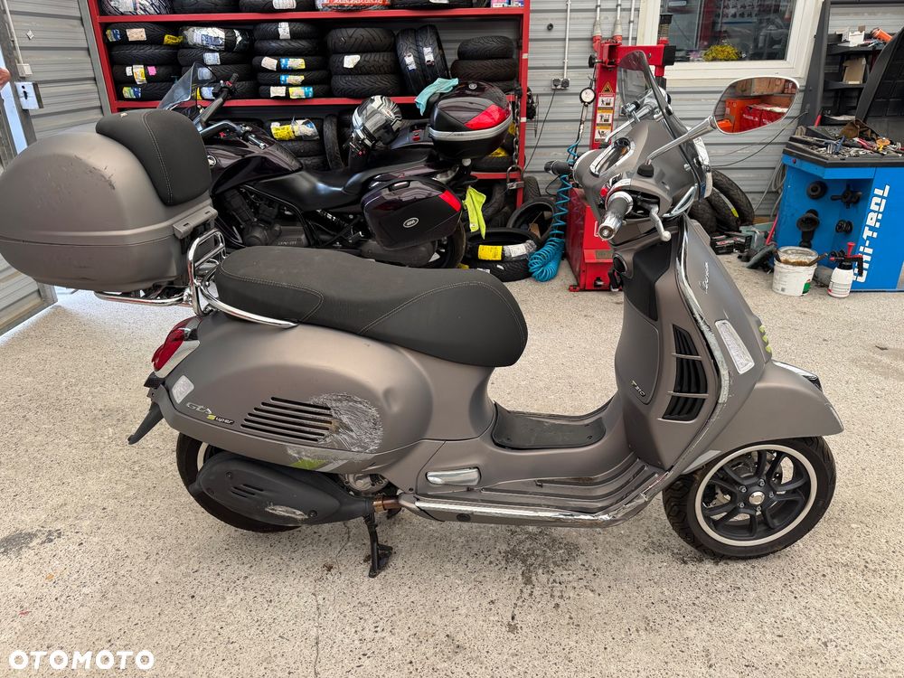 Vespa GTS - 10