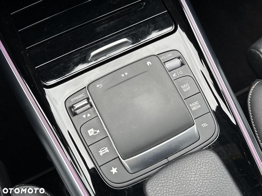 Mercedes-Benz GLA - 20