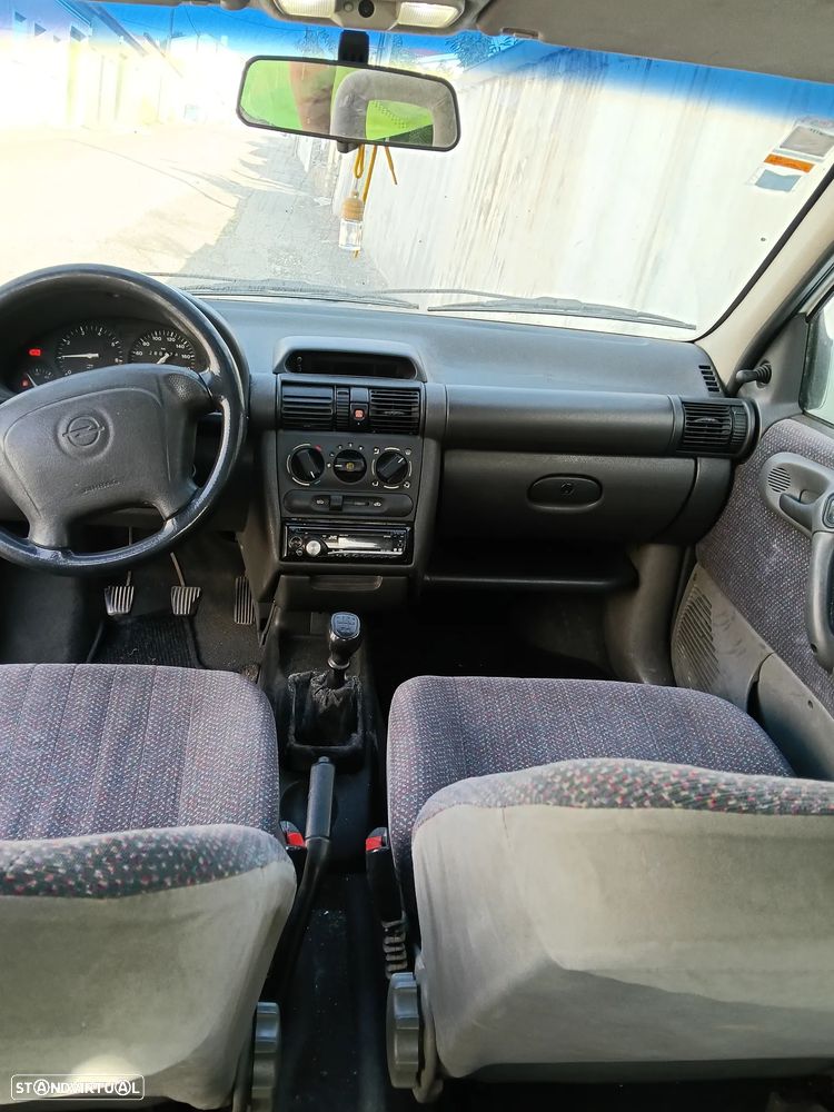 Opel Corsa 1.2 GLS - 3