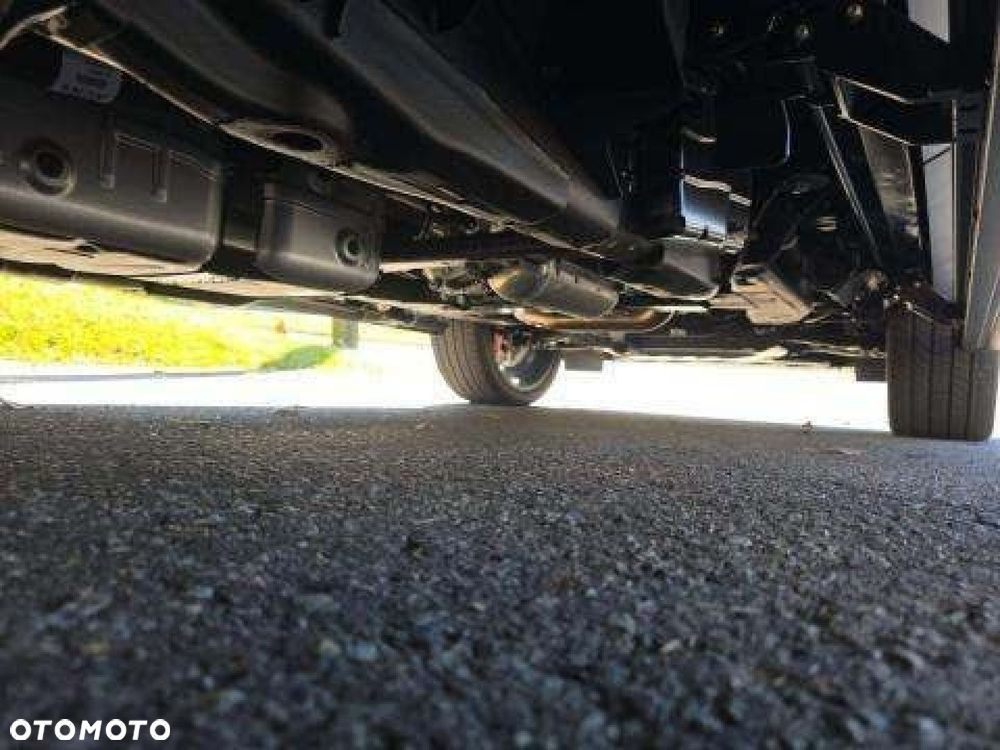 Cadillac Escalade - 17