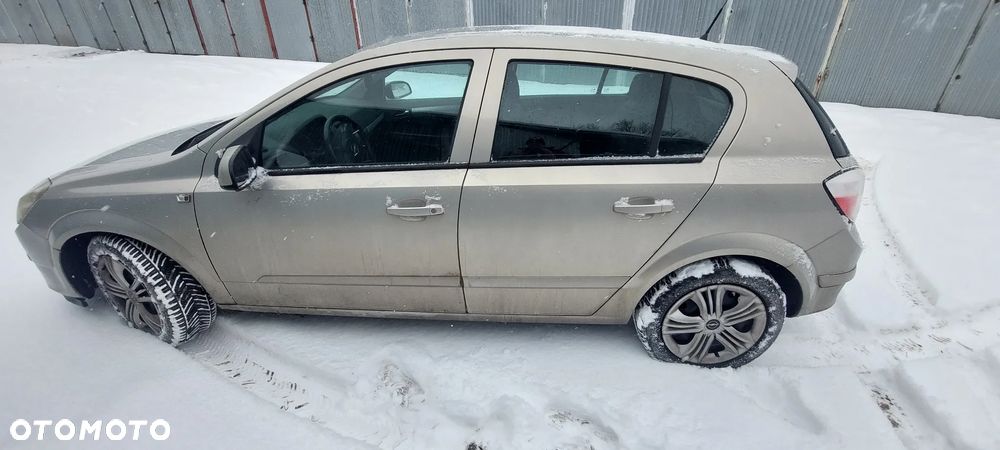 Opel Astra 1.6 Essentia - 2