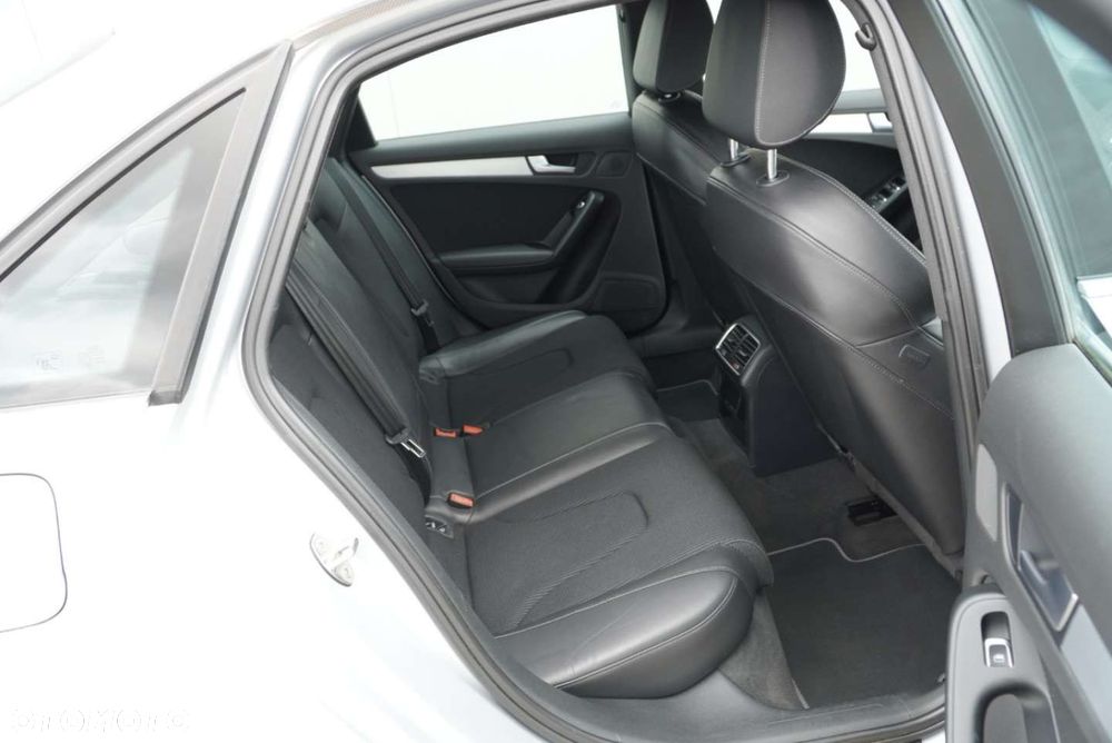 Audi A4 Limousine 2.0 TDI DPF S line Sportpaket - 13