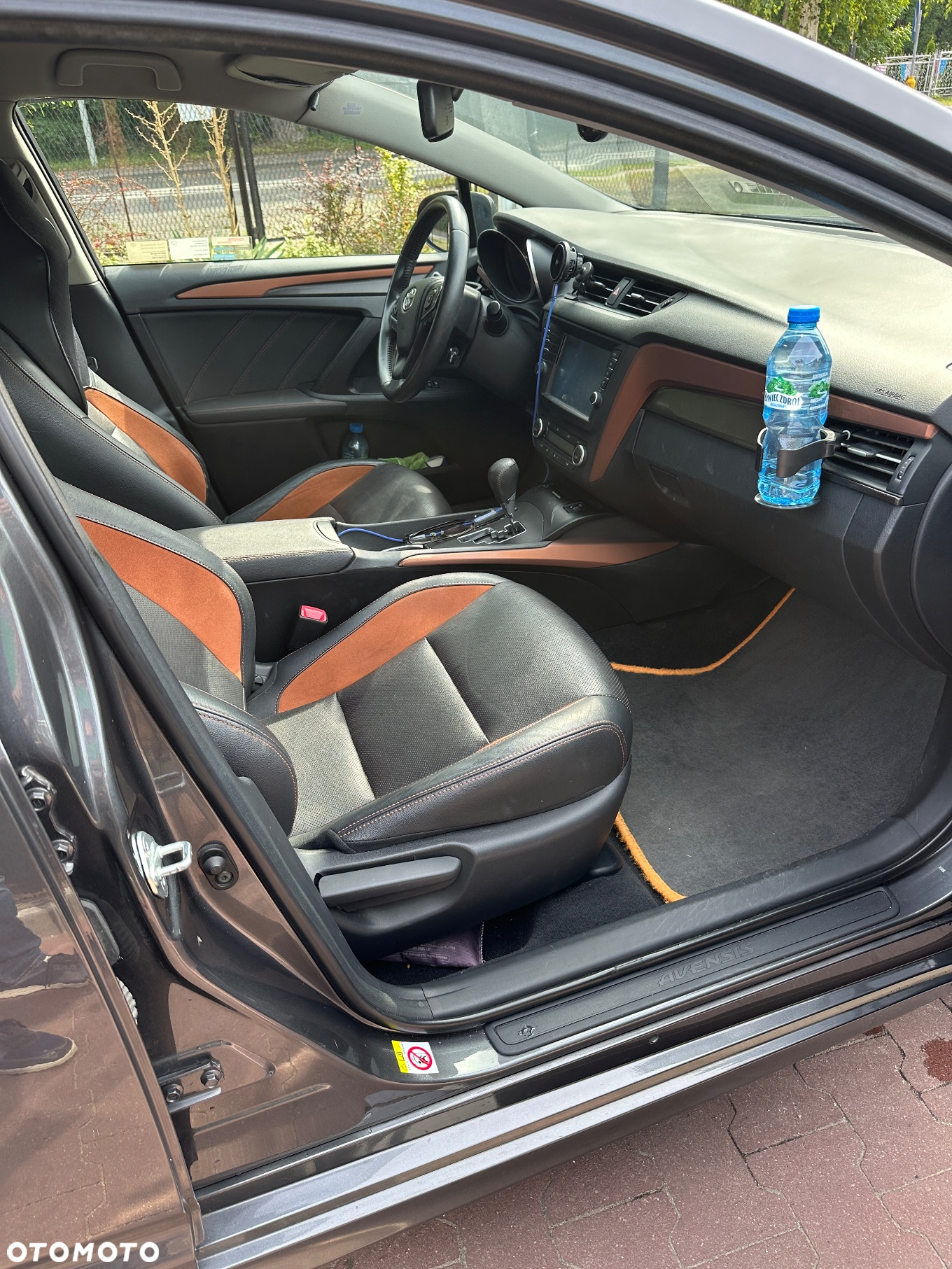 Toyota Avensis 1.8 Premium MS - 9