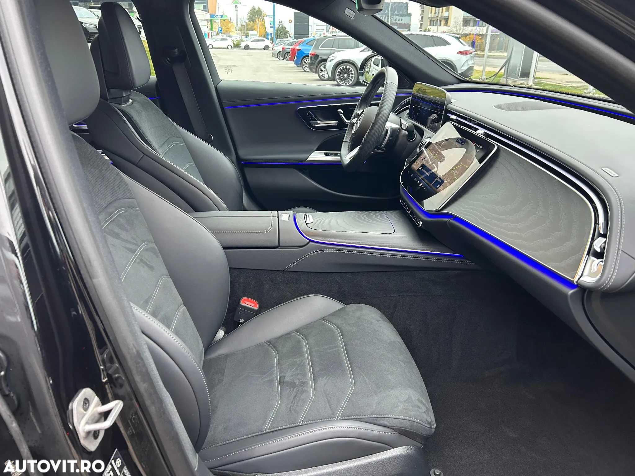 Mercedes-Benz E 300e 4Matic 9G-TRONIC - 31