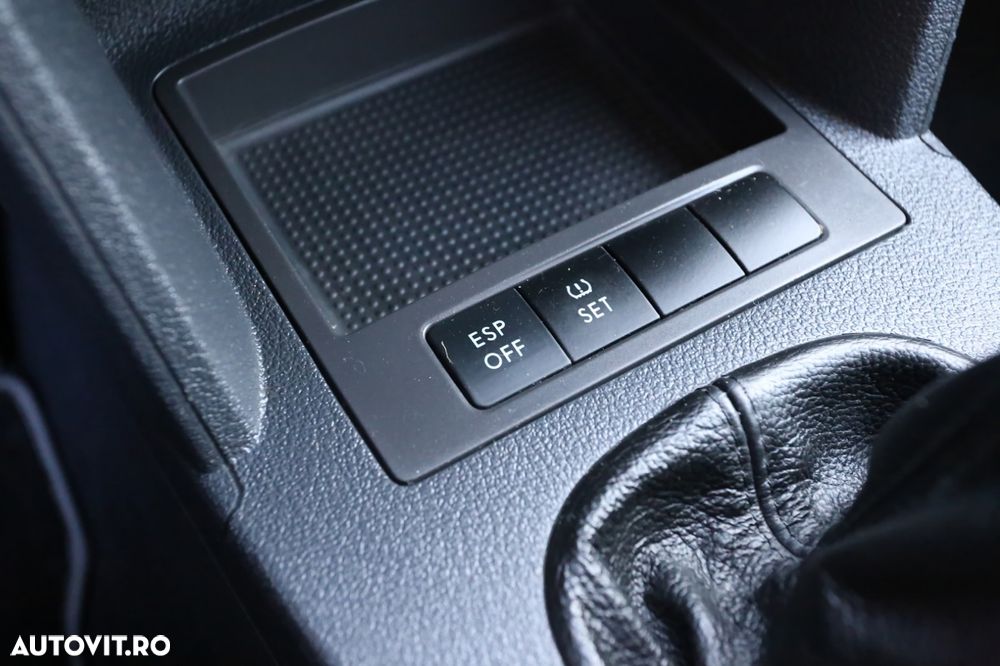 Volkswagen Touran 1.9 TDI DPF Highline - 24