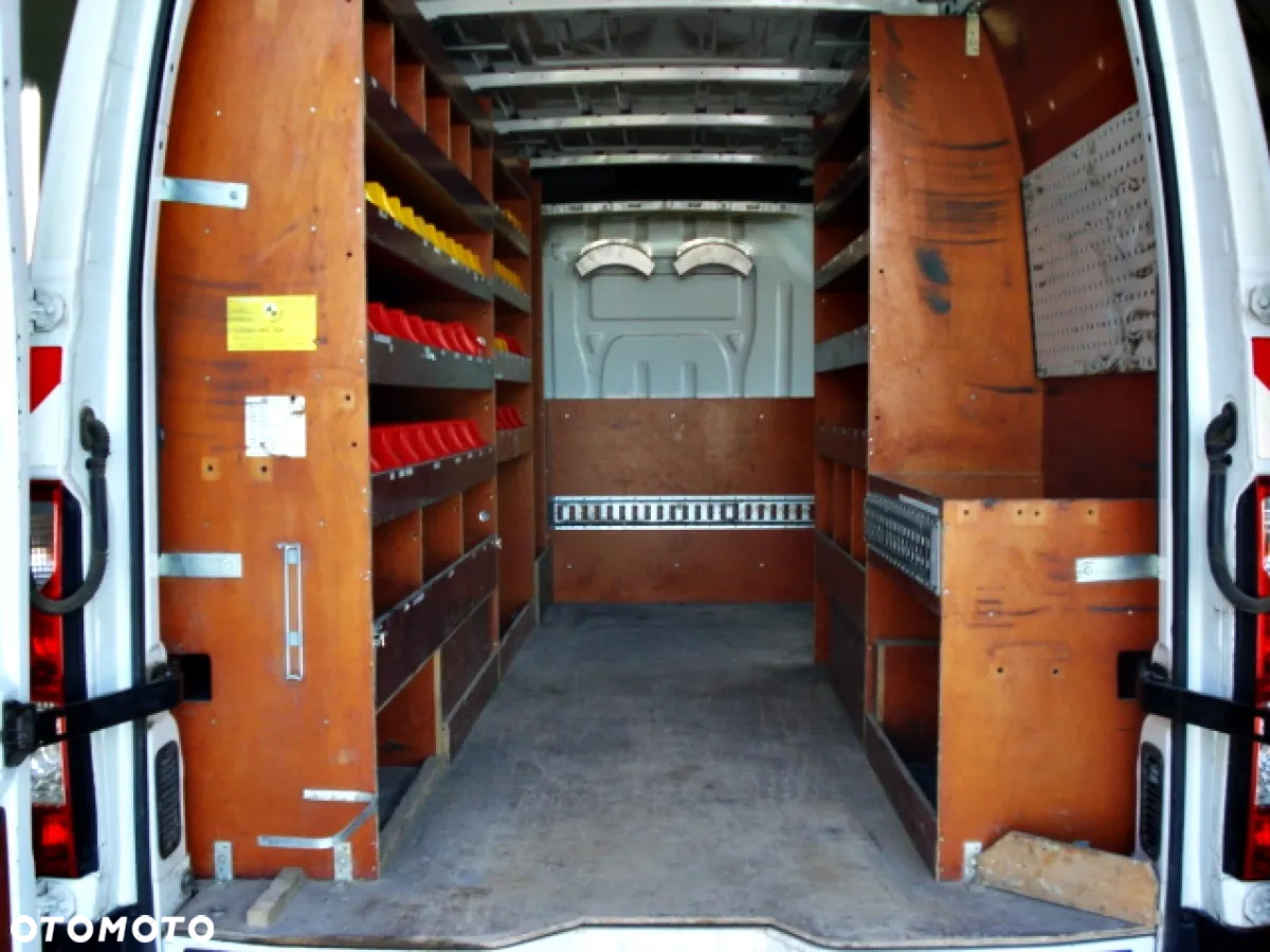 Mercedes-Benz Sprinter - 33